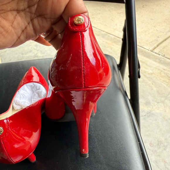 Michael Kors Mk Flex Mid Pump Patent Leather Red
NIB - Picture 5 of 7